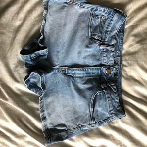 Light wash denim American Eagle size 10 shorts